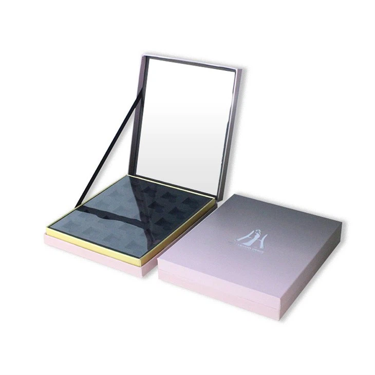 gift box with magnetic closing lid (2)