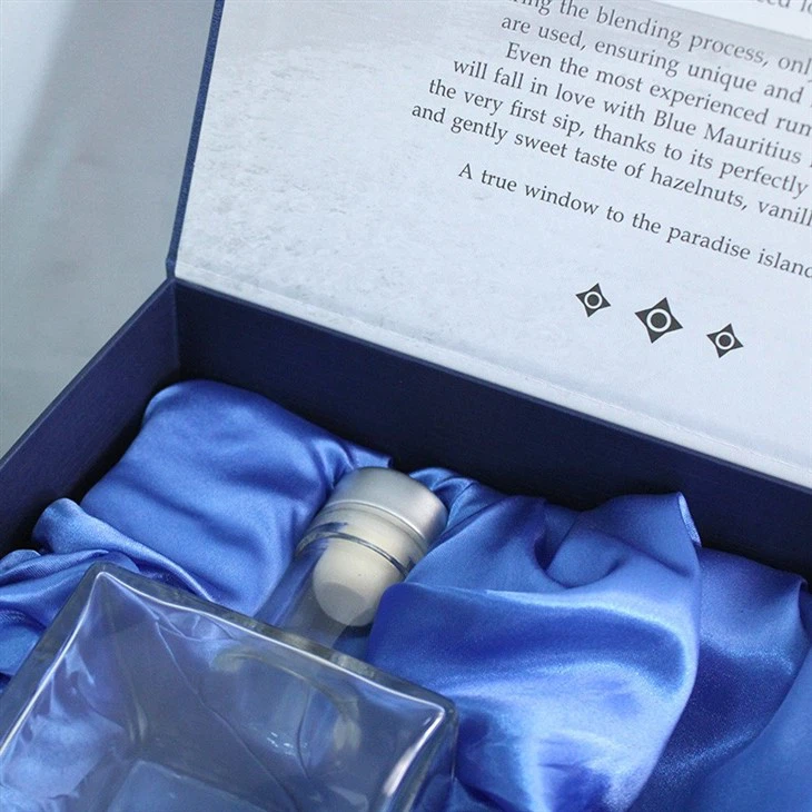 Luxury Blue Textured Paper Wine Box (4)