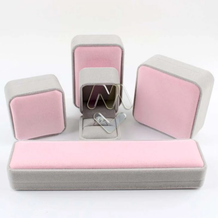 Velvet Jewelry Box rosea LUBIS DIES AGGRESSUS Box Set