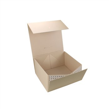 Custom indumentis boxes