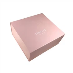 Rigidos arca cum magnetica claudendo operculo